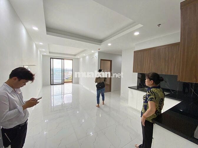 Cho thuê căn hộ 3 phòng ngủ rộng view đẹp giá chỉ 6.5tr, gần cầu Q12