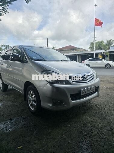 Toyota Innova 2007 G - 250 km