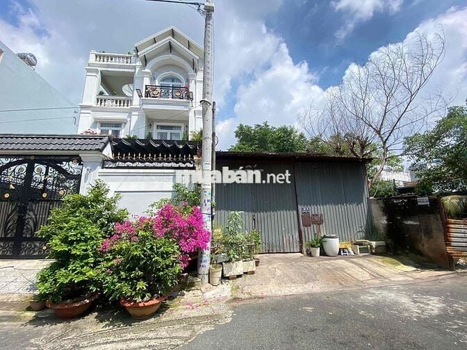 Bán gấp lô đất có xưởng cho thuê ngay Hiệp Bình. 130,5m2, đường 8m