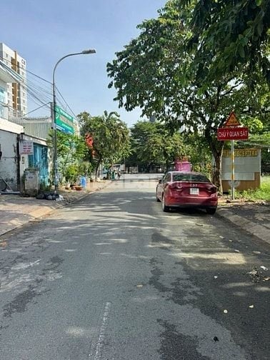 Bán đất 10.7 tỷ - mặt tiền đường D3 gần Lê Văn Việt và D2 . P. TNP A 