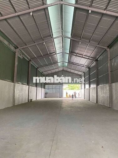 Cho thuê kho xưởng 700m2, có 3pha, vp, đường xe container