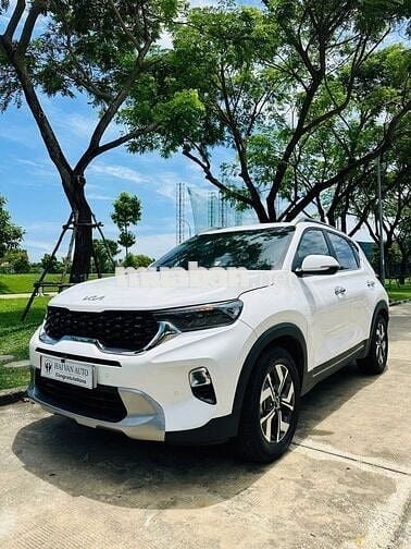 Kia Sonet 2023 Premium 1.5 AT - 25000 km