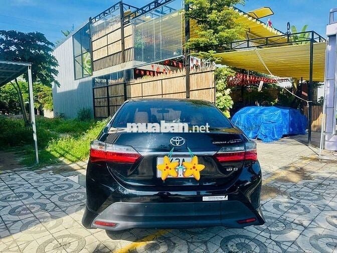 Toyota Corolla Altis 2022 1.8V màu đen  - 75000 km