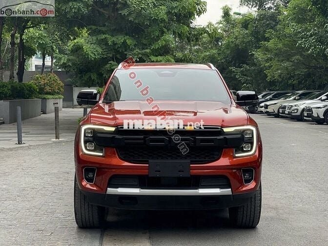 Xe Ford Everest Titanium Plus 2.0L 4x4 AT 2022