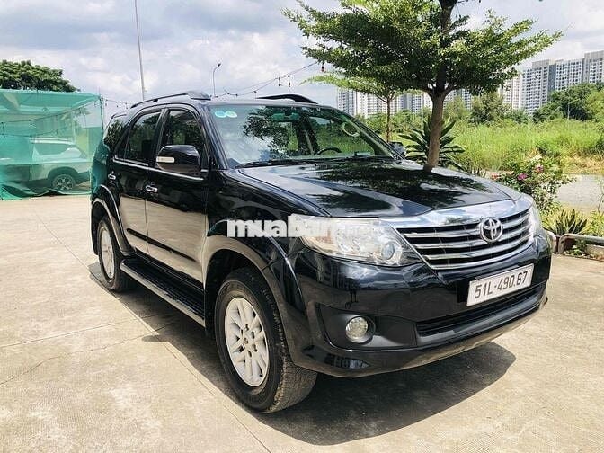 Toyota Fortuner 2013 2.7V 4x2 - 140000 km