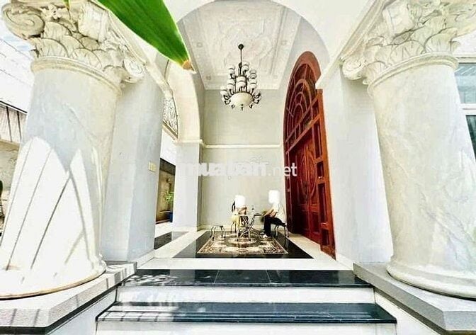 SIÊU PHẨM BIỆT THỰ CHO THUÊ 98A HOA LAN Q.PHÚ NHUẬN (10x18m) GIÁ TỐT