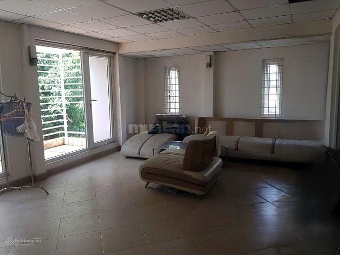 Cho thuê nhà mặt phố 80m2 X 4 tầng đường Vũ Hữu, 28 triệu.