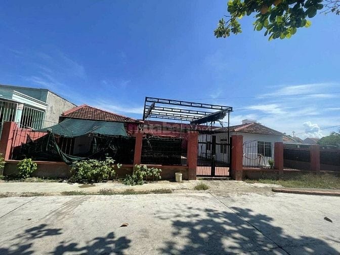 Cho thuê nhà 200m2, đường Hòn Khói, Giá 8 triệu