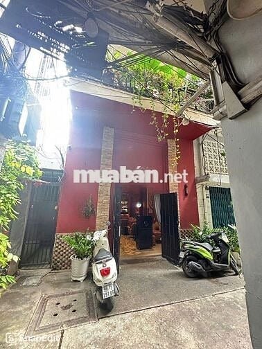 Mặt bằng siêu vị trí cho thuê – Pasteur, Q1