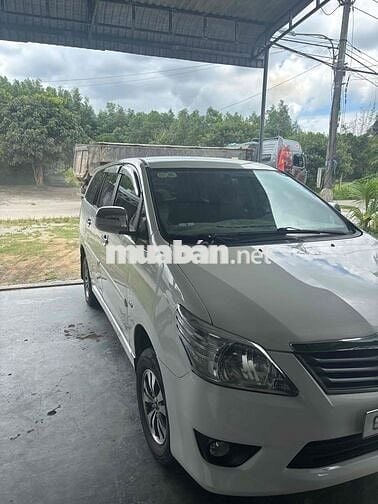 Toyota Innova 2013 2.0J - 170000 km