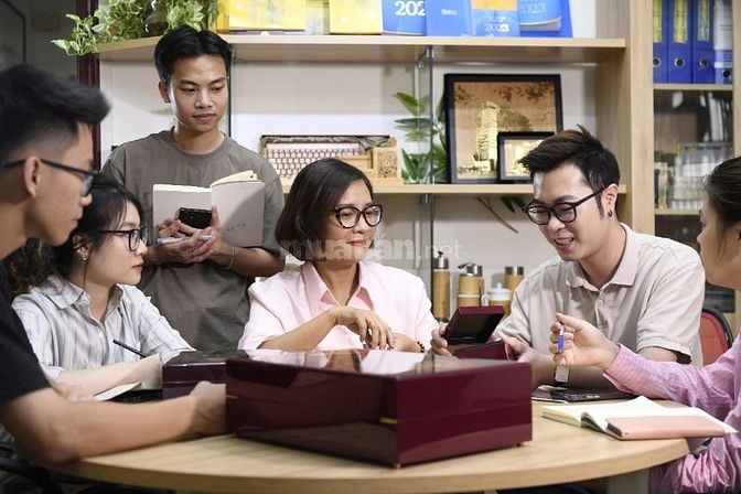 Moon n Sun tuyển gấp Sales Admin