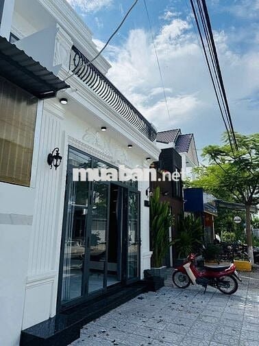 OCB THANH LÝ CĂN NHÀ GẦN BƯU CỤC BÌNH CHÁNH , SHR , GIÁ TỐT .