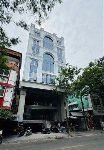 Bán nhà Trần Khát Chân, 9 tầng, 175m2, mặt phố kinh doanh, vỉa hè rộng