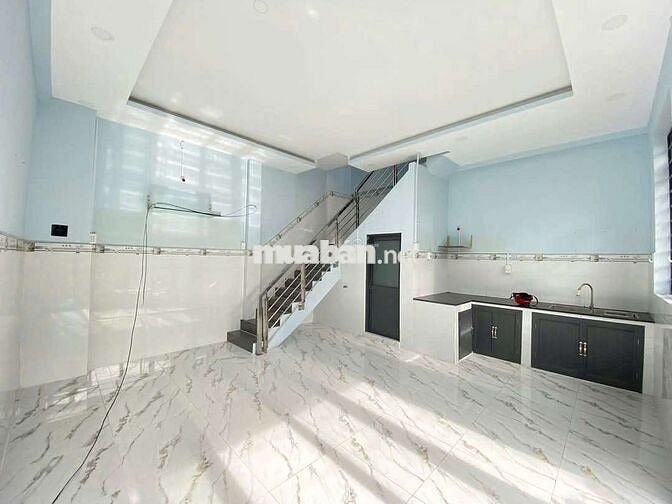 NHÀ SẠCH SẼ TRỆT LẦU, 3PN, HẺM XE HƠI, GẦN NGÃ TƯ GA