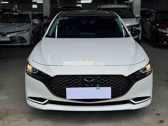Mazda 3 2023 1.5L Luxury - 17000 km