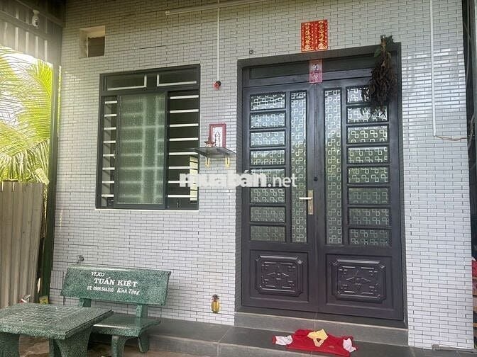 Nhà cấp 4 mới xây, hơn 45m2, 2 phòng ngủ, liên ấp 1-2, Bình Chánh