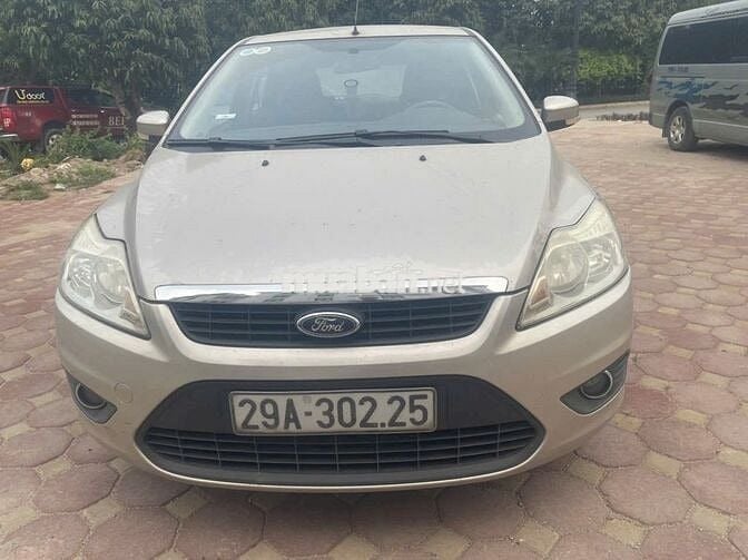 FORD FOCUS 5 CỬA 1.8 AT- 2011