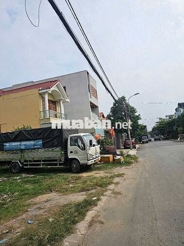 Cho thuê nhà mặt tiền đường 15m khu dân cư Hoàng Hải