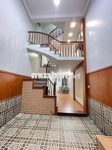 Dưới 6 tỷ có nhà đẹp 7 ngủ Định Công.ngõ 3 gác-36m*6T;MT3,8m
