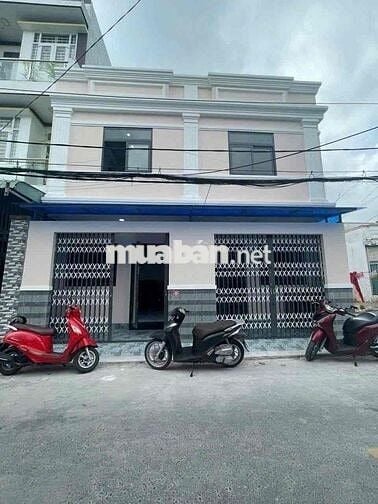 Nhà 2 phòng 3 máy lạnh hẻm ô tô CMT8
