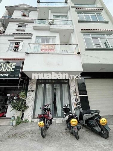 Chính chủ cần bán nhà mặt tiền 426 Nguyễn Sơn, nhà mới, full nội thất