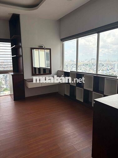 cần tiền, cần bán cắt lỗ gấp căn penhour tuyệt đẹp, ngay đối diện chợ