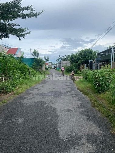CẦN BÁN LÔ ĐẤT 10*30, NGAY TRUNG TÂM THỊ XÃ DUYÊN HẢI. LỘ NHỰA 
