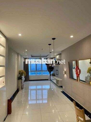 Căn hộ 115m2, có nội thất Giai Việt, p5, q8