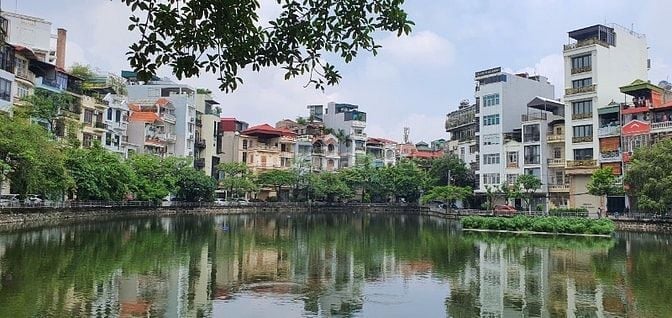 Bán nhà biệt thự phố Võ Thị Sáu, DT 110 m2, MT 8 m, sát hồ