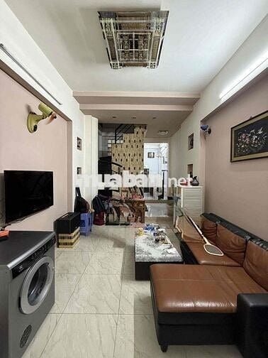 Cho thuê nhà hxh Âu Cơ, f10, 3.5x10m,  3 tầng gồm 4pn giá 12tr9