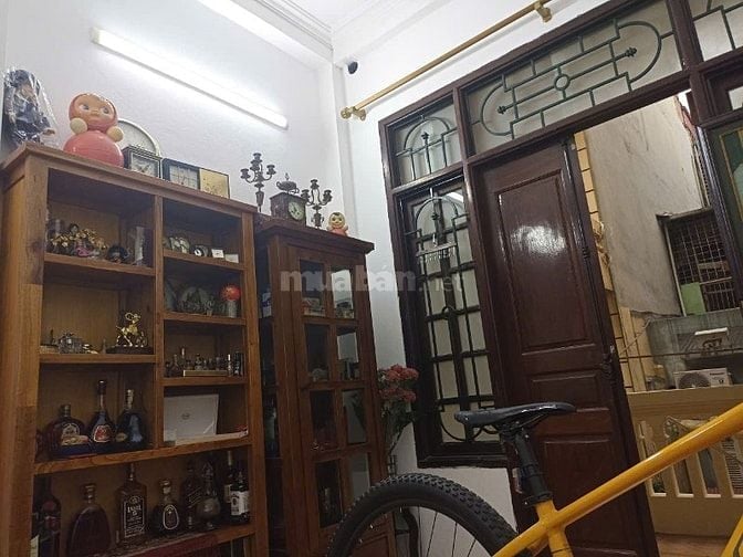 Cho gia đinh thuê nhà Ngọc Hà để ở 