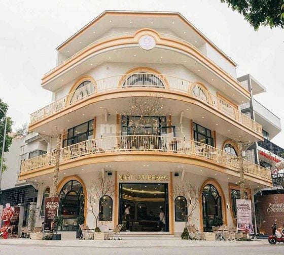 CHO THUÊ NHÀ VIEW ÔM TRỌN HỒ TÂY ĐƯỜNG XUÂN DIỆU GẦN KỀ HOTEL SHERATON