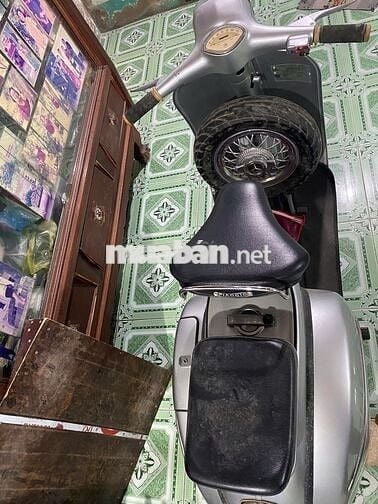 Vespa 150 chuẩn , xám bạc