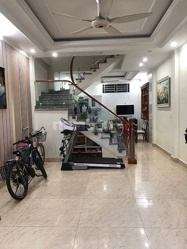 Hiếm Có! Nhà Trung Tâm Quận 10 – Đường 3/2 – 4 Tỷ 350 – Mua Ở Ngay !