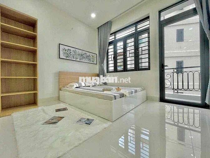 Phòng mới Ban Công cửa sổ 40m Hoàng Hoa Thám Full nội thất.