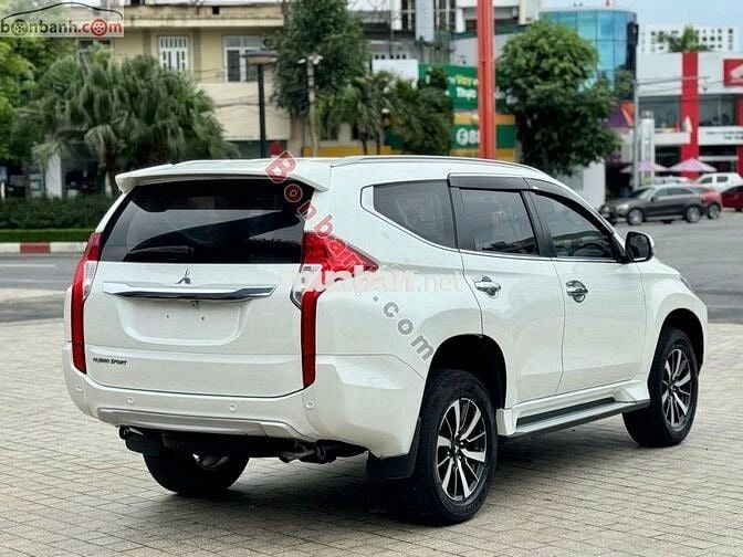 MITSUBISHI PAJERO SPORT MT 4x2