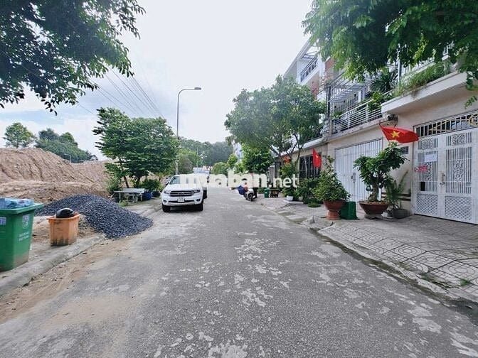 CHƯA QUA ĐẦU TƯ - BÁN  2 LÔ LIỀN KỀ - 9M P- CÁCH PHẠM VĂN ĐỒNG  50M