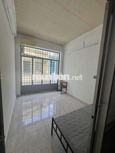 NHÀ CHO THUÊ Q3 GIÁ RẺ 4PN 2WC GIÁP Q1, Q10