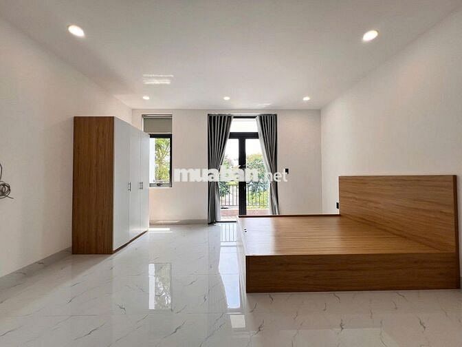 CHO THUÊ PHÒNG RỘNG RÃI FULL NỘI THẤT ĐƯỜNG PHẠM HÙNG GẦN ĐH KINH TẾ.