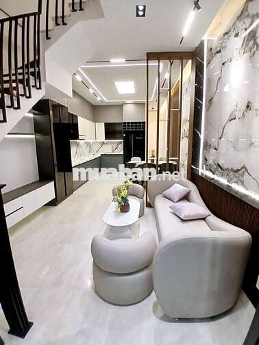 Bán nhà 1 trệt 2 lầu mới XD gần cty dược hậu giang