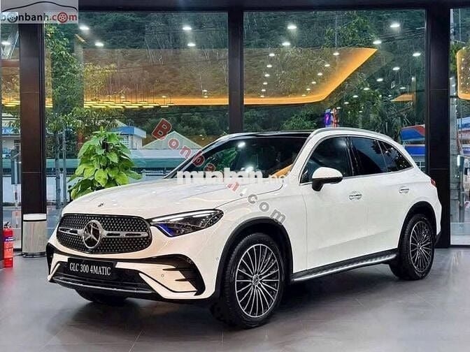 Mercedes GLC300 phiên bản mới