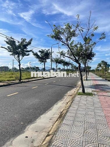 Đất Nam Hoà Xuân gần sông hướng Đông Nam tốt
