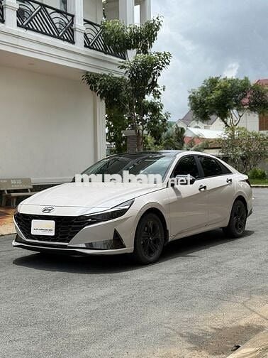 Hyundai Elantra 1.6 AT Đặc biệt Model 2023