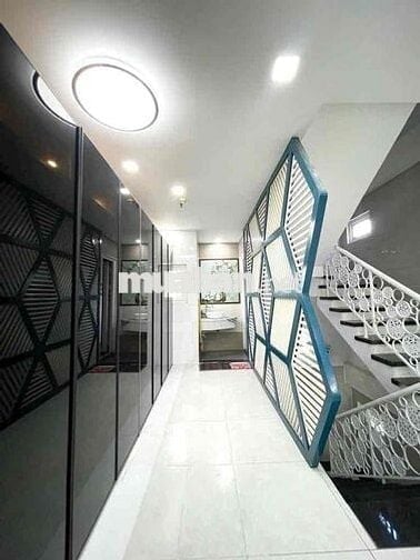 Bán Nhà 4 Tầng - SHR- 81m2 - 5 Phòng Ngủ - Xe Hơi Ngủ Trong Sân Nhà