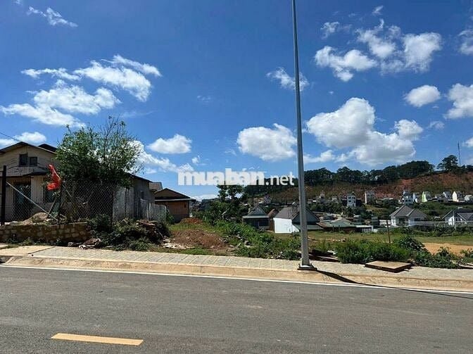 Đất mặt tiền đường nhựa Phường 6, trung tâm Đà Lạt hiếm có