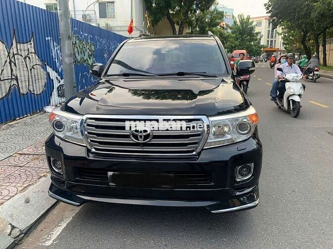 2014 VX 4.6 V8 - 373324 km