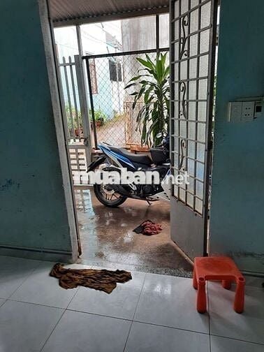 Nhà cấp 4, gần nhà thờ,trường học,chợ thích hợp cho học sinh,sinh viên
