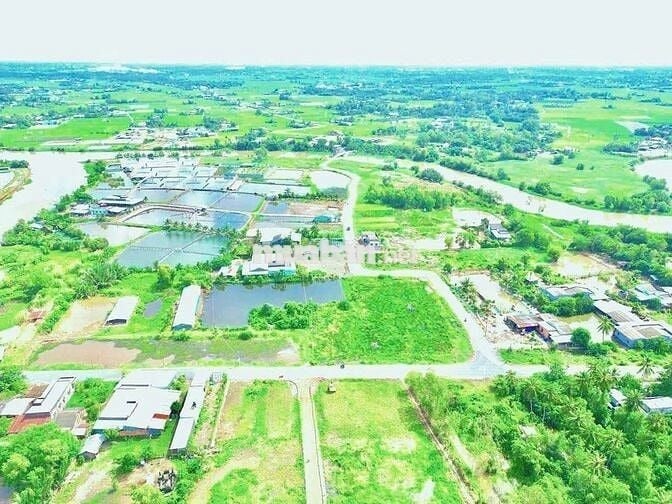Hàng Vip, 377m2 đất thổ cư đường nhựa giá chỉ 1.29 tỷ