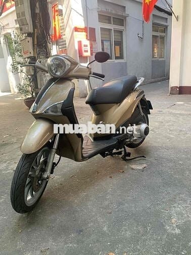 Xe Piaggio Liberty Việt Nam màu kaki