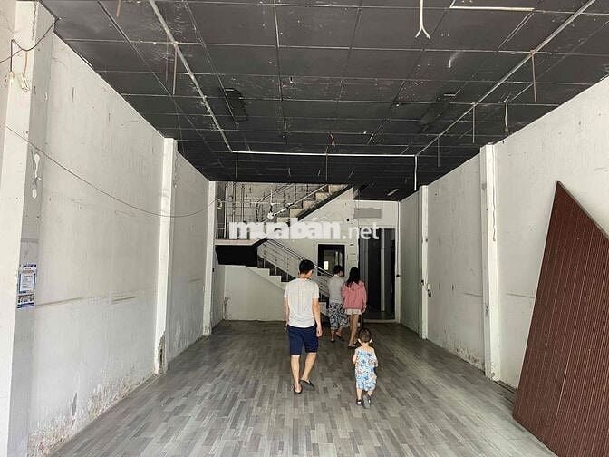 Cho thuê nhà nguyên căn mặt tiền 22 Âu Cơ – khu vực sầm uất